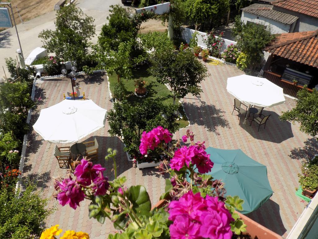 Des Roses Hotel Platanias  Eksteriør bilde