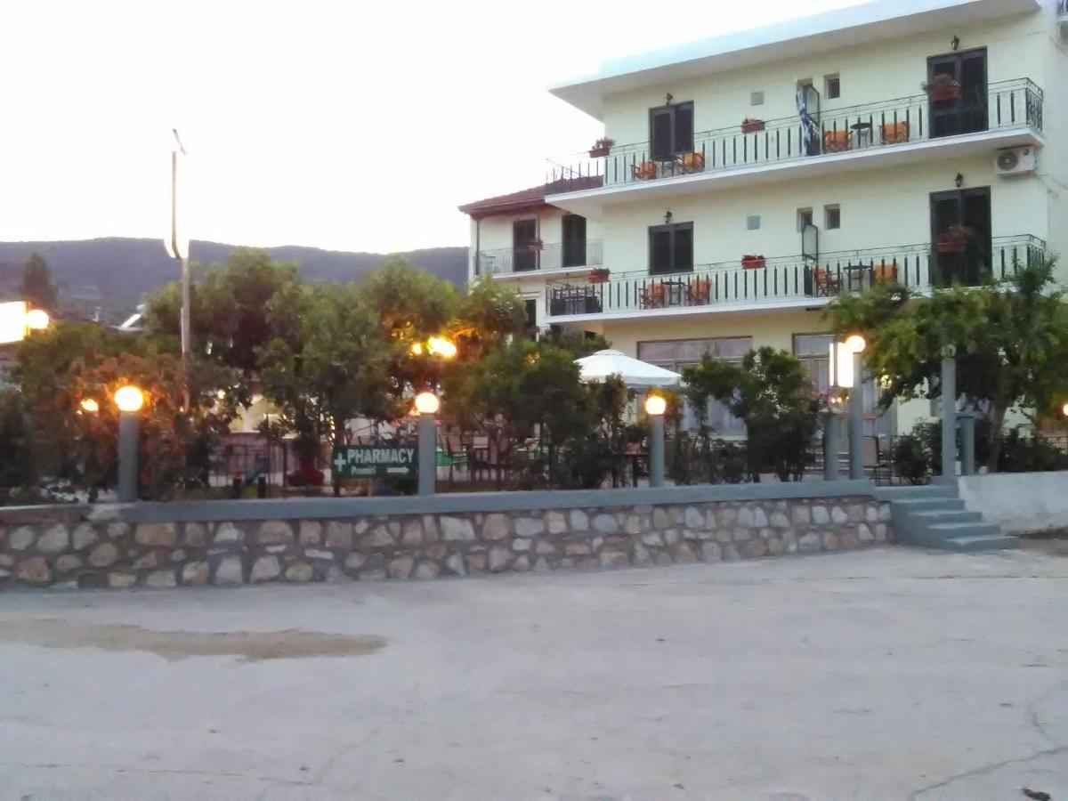 Des Roses Hotel Platanias  Eksteriør bilde